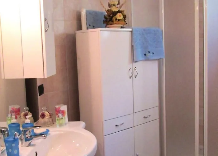 Daire Casakatty Zwei-zimmer-wohnung Mit Balkon Mit Seeblick By Interhome *